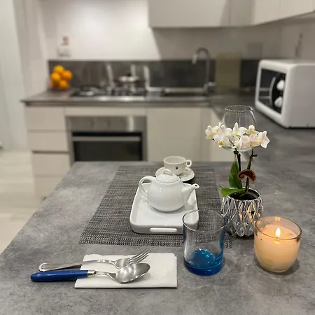 One-bedroom Apartment, Convenient To Visit The City-to Apartment *