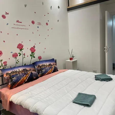 One-bedroom Apartment, Convenient To Visit The City-to Apartment