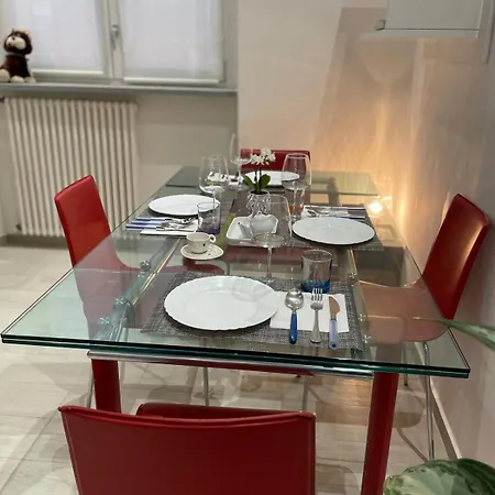 One-bedroom Apartment, Convenient To Visit The City-to